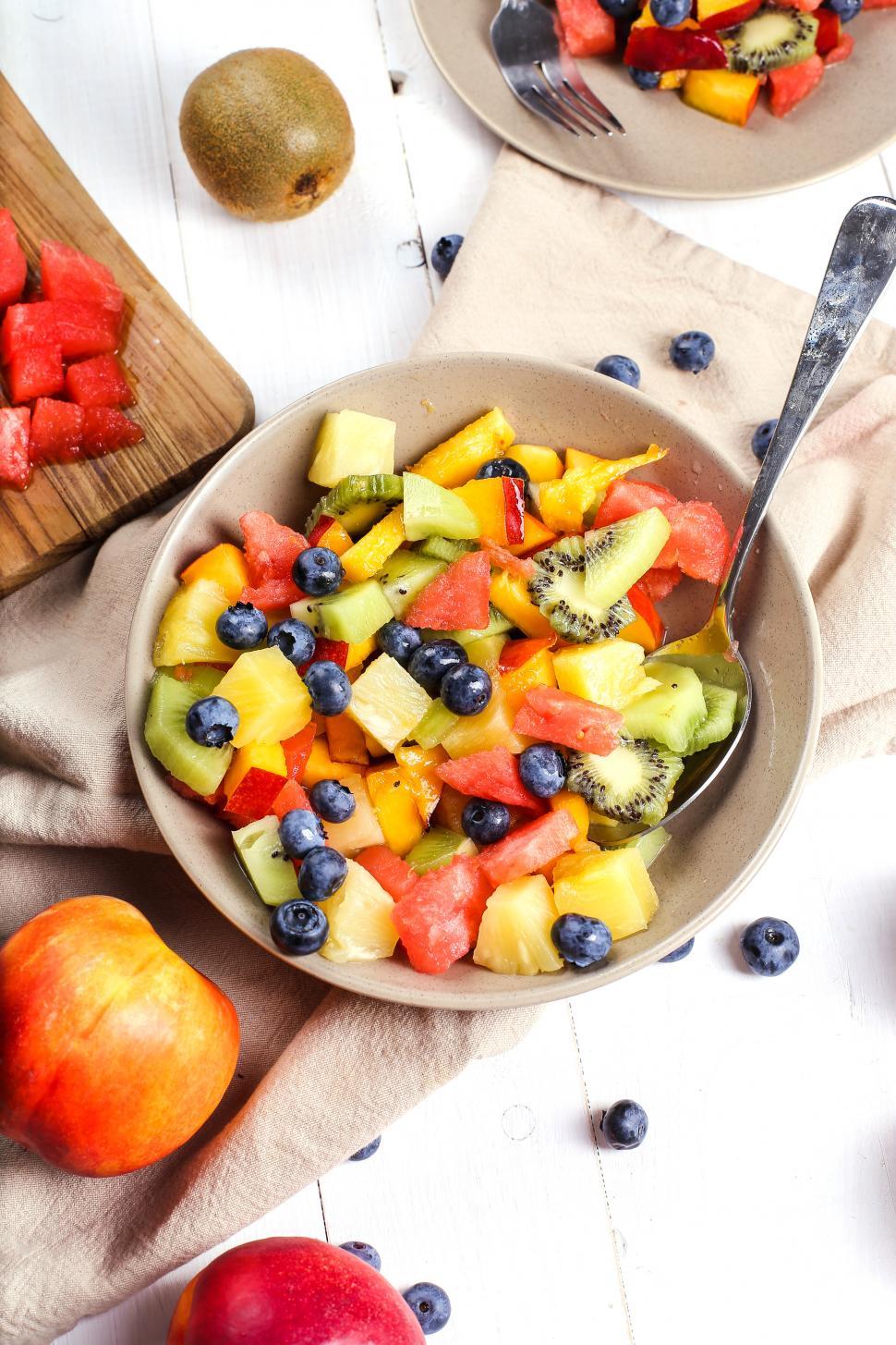 Free Image of Fruit salad and fruit on the table 