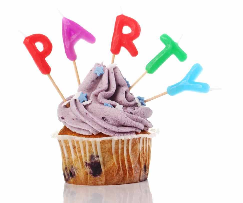 Free Image of Birthday cupcakes with Party letters 