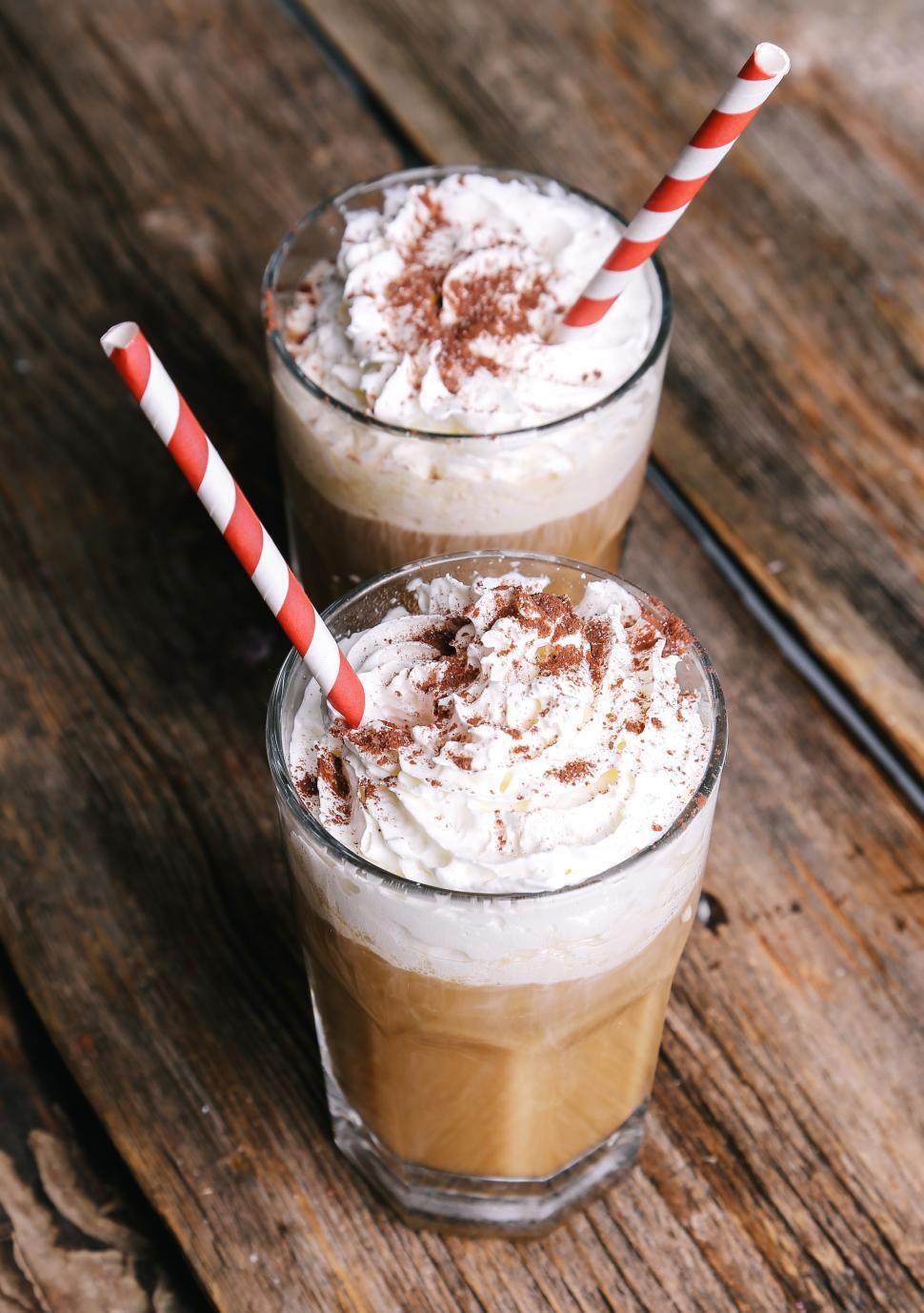 Free Image of Delicious latte with whipped cream 