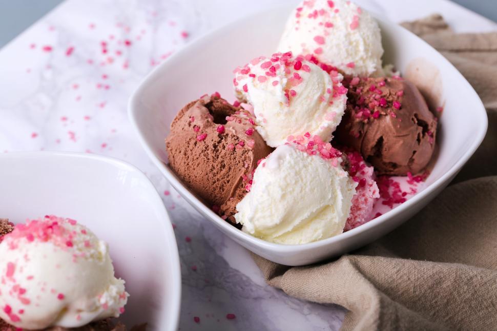 Free Image of Bowl of delicious ice cream 