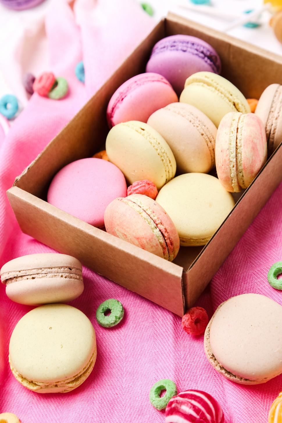 Free Image of French macaron cookies in a box 