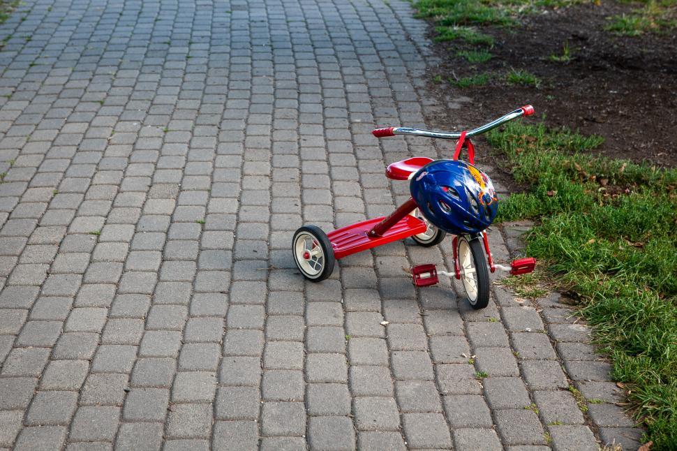 Free Image of Child bike 