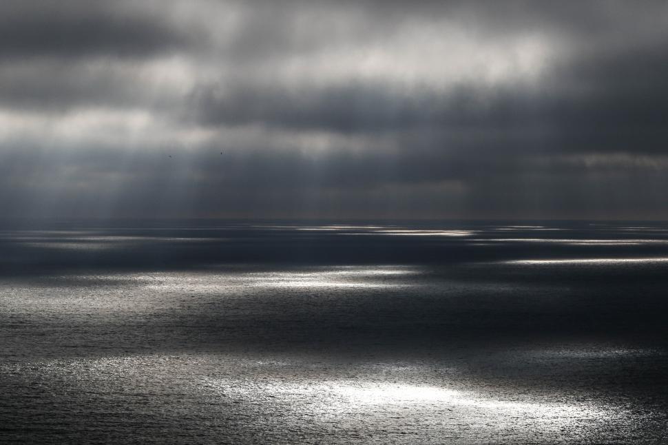 Free Image of Sunbeam and Sea 
