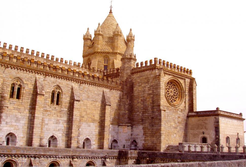 Free Image of Cathedral of Evora - Portugal - Masterpiece of Gothic Architectu 