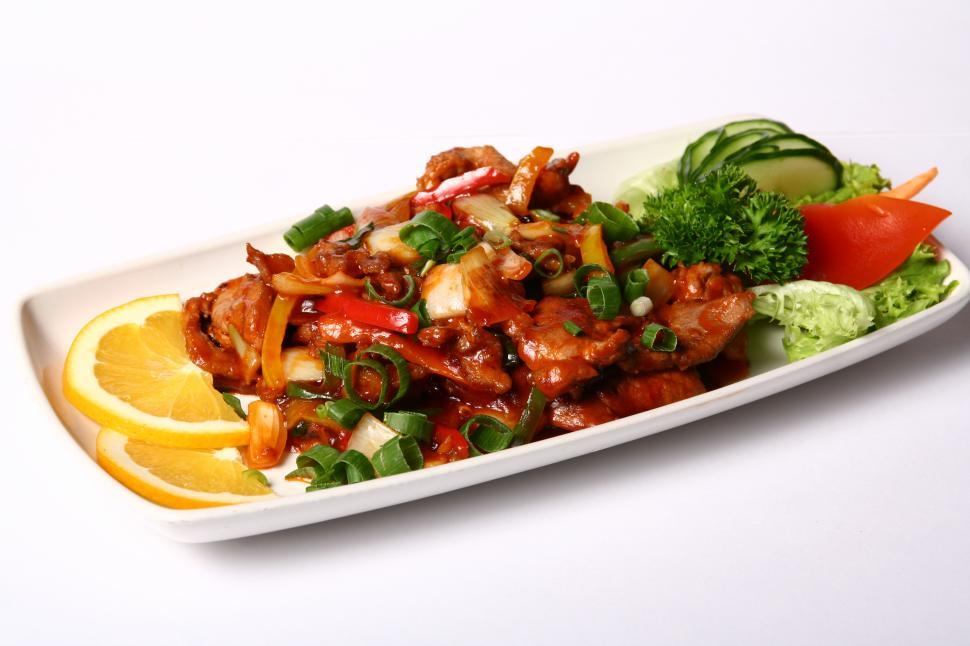 Free Image of meat dish with vegetables 