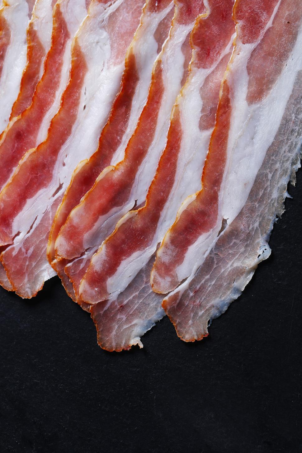 Free Image of Slices of raw bacon 