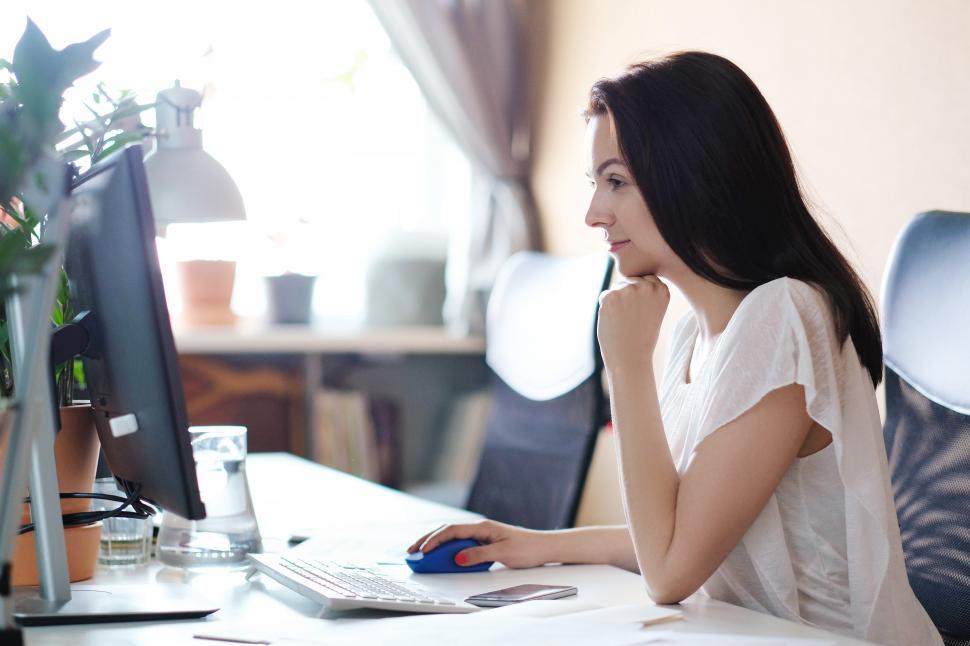 Free Image of Woman browsing on computer 