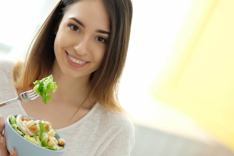 Free Image of Eating a salad 