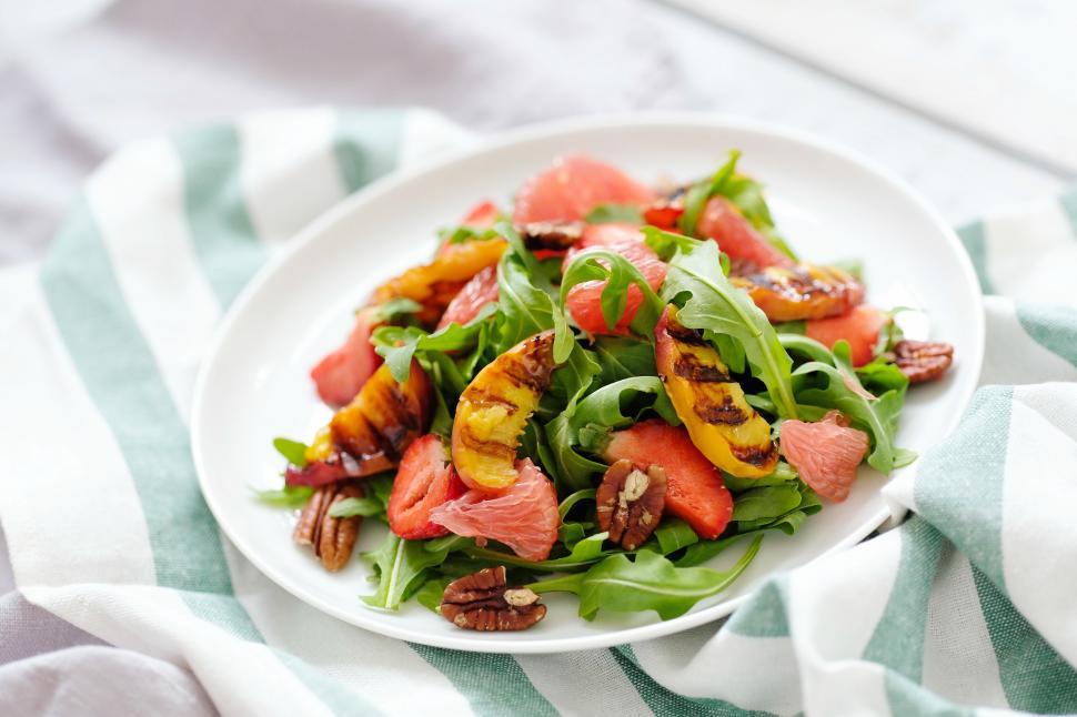 Free Image of Salad with fruit 