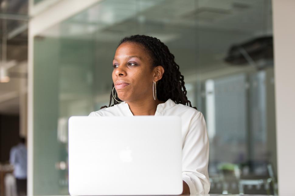 Free Image of Businesswoman with laptop 