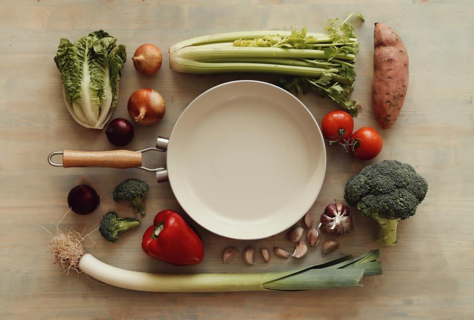 Free Image of Vegetables and frying pan 