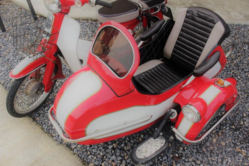 Free Image of Vintage motorcycle sidecar  