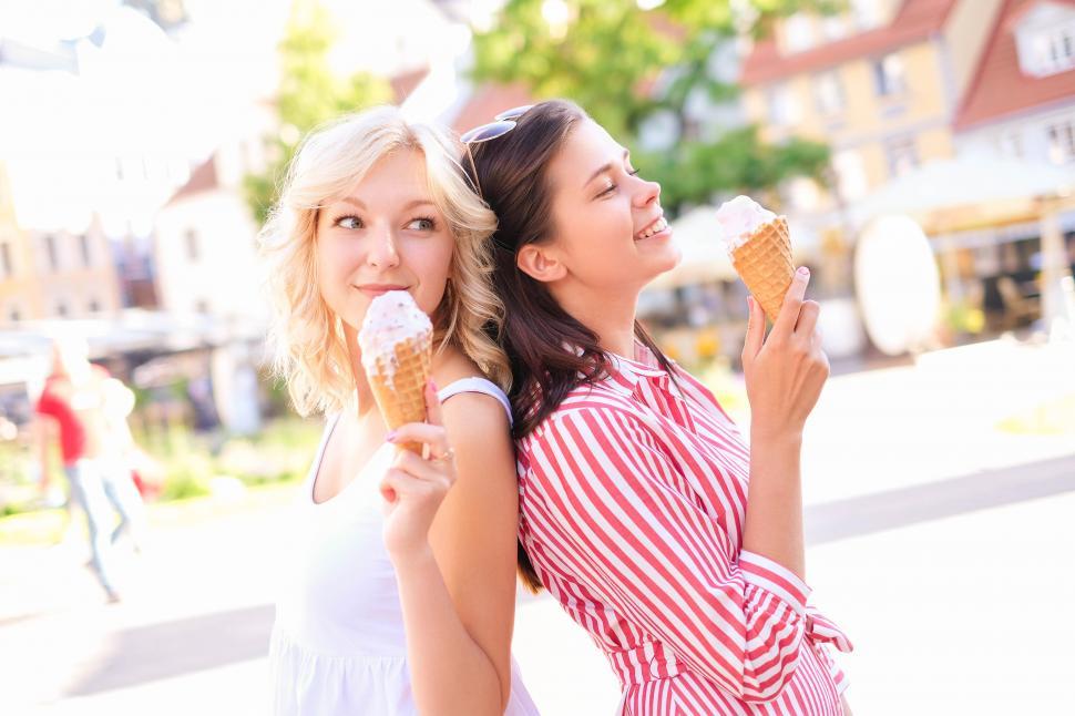 Free Image of Women with ice cream cones 