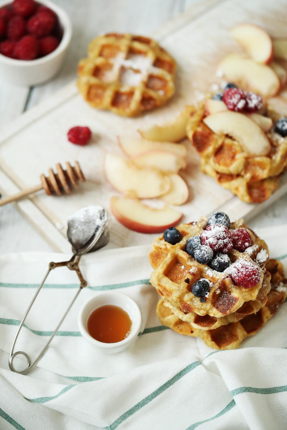 Free Image of Waffles with fruit and powdered sugar 
