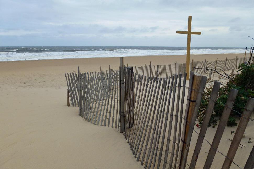 Free Image of Wooden Cross By Ocean 