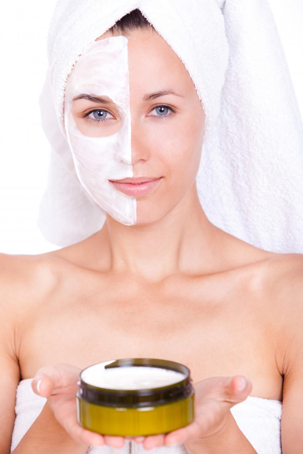 Free Image of Beautiful woman in towel with facial mask 
