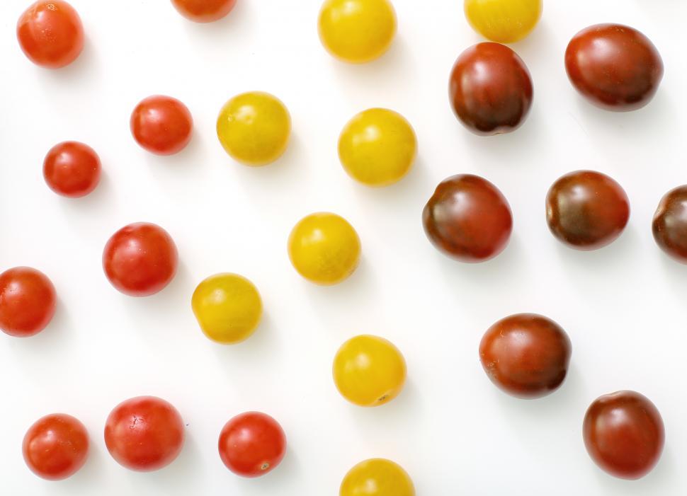 Free Image of Colors of small tomatoes  