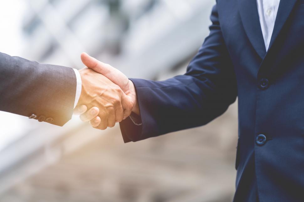 Free Image of Negotiating business - shaking Hands 