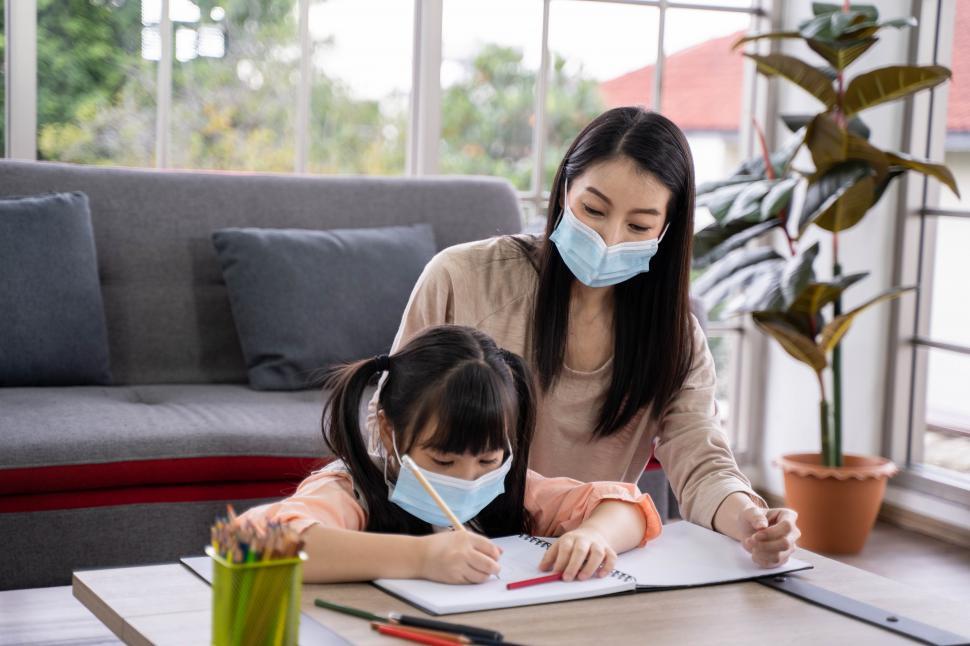 Free Image of Home schooling during pandemic 