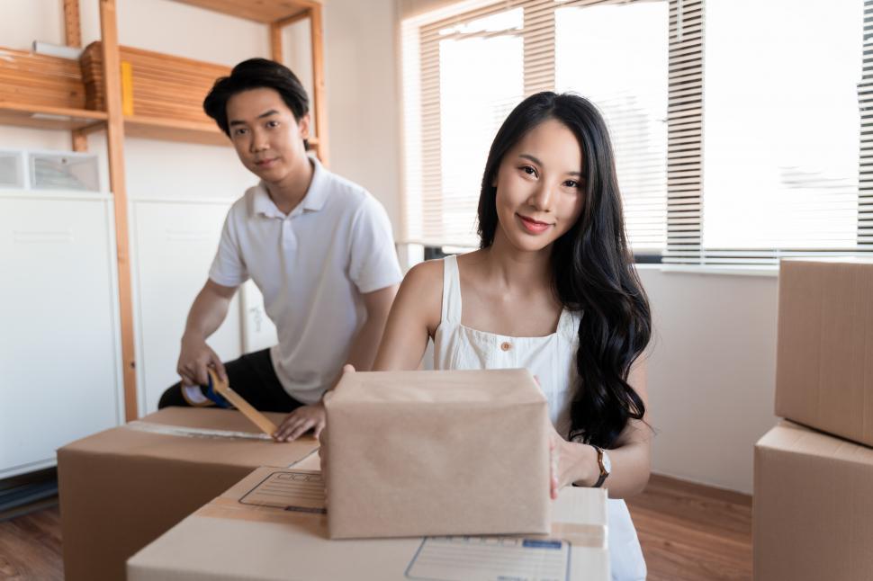 Free Image of Young couple moving to new home 