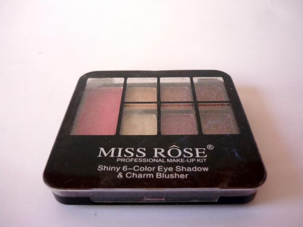 Free Image of Close Up of a Box of Makeup 