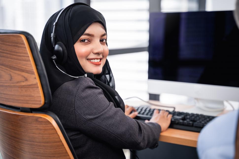 Free Image of Woman working in a call center 