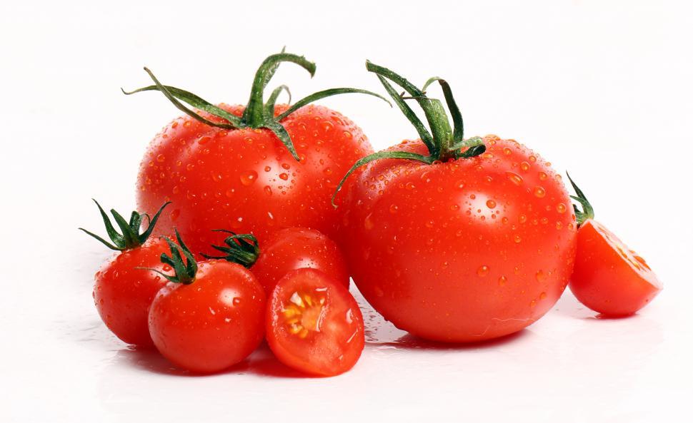 Free Image of Tomatoes over white background 