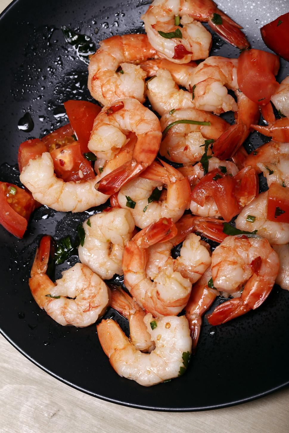 Free Image of Shrimps. Heap of shrimps in a dish 