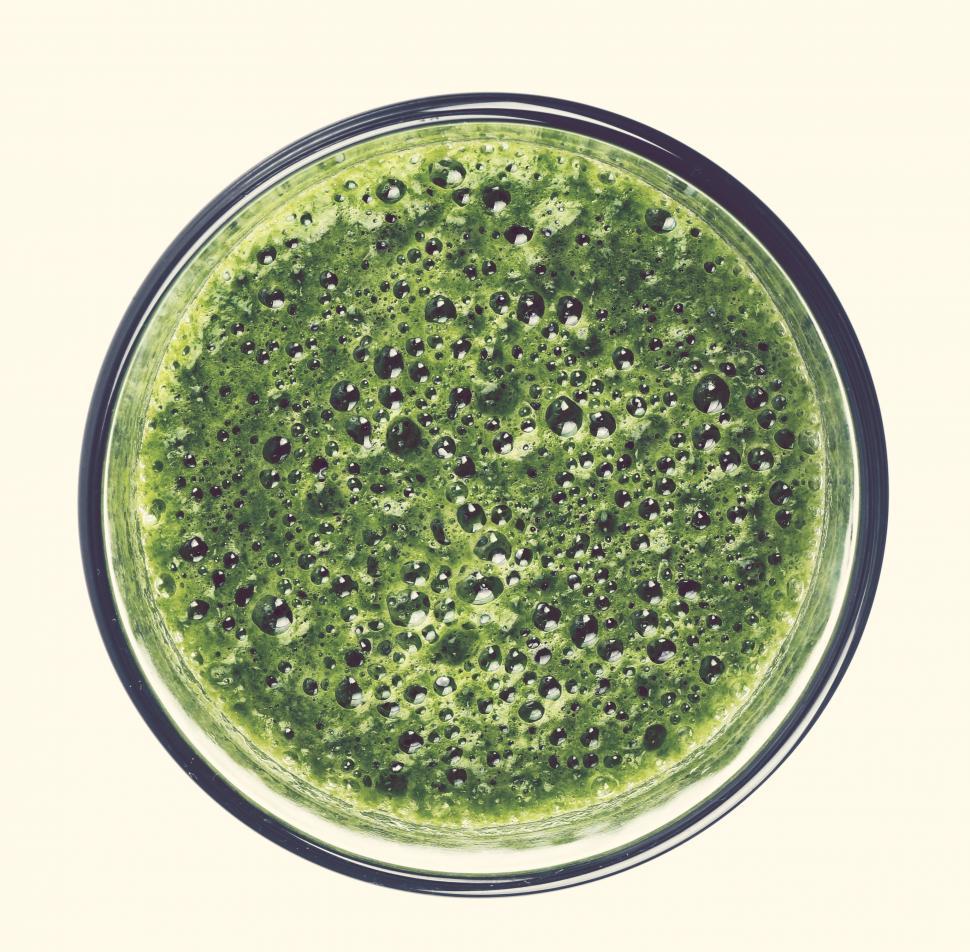 Free Image of Glass of spinach smoothie from above 