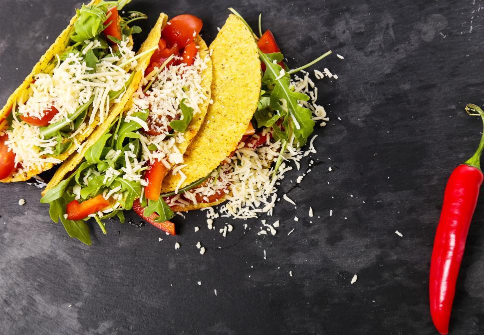 Free Image of Stylish taco plate 