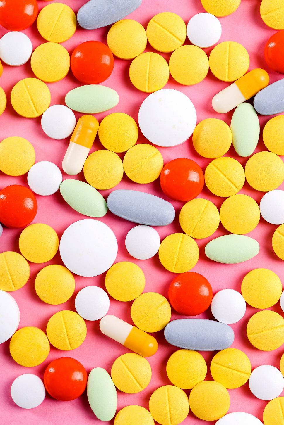 Free Image of Pills and capsules and tablets - background 