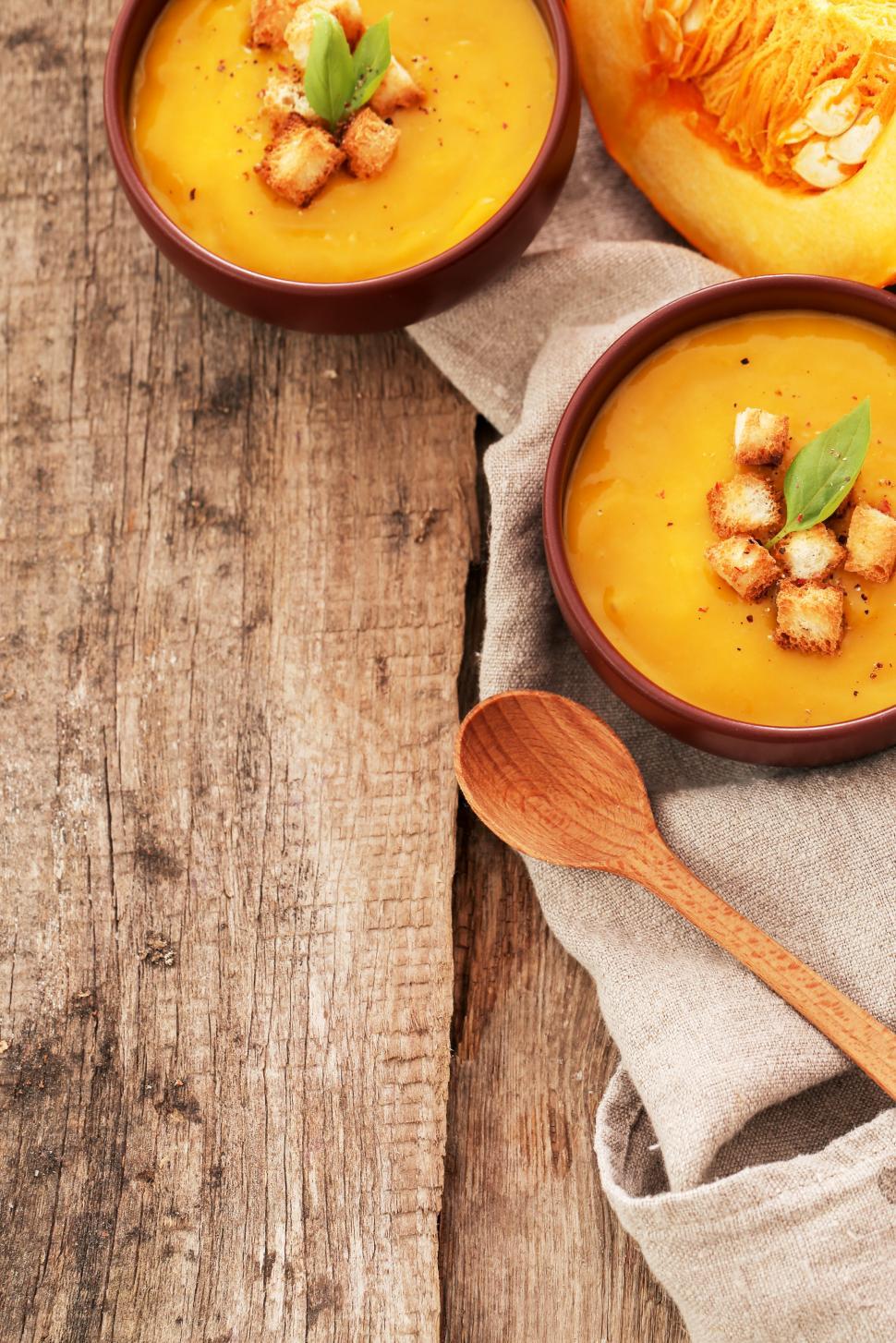 Free Image of Bowls of pumpkin soup 
