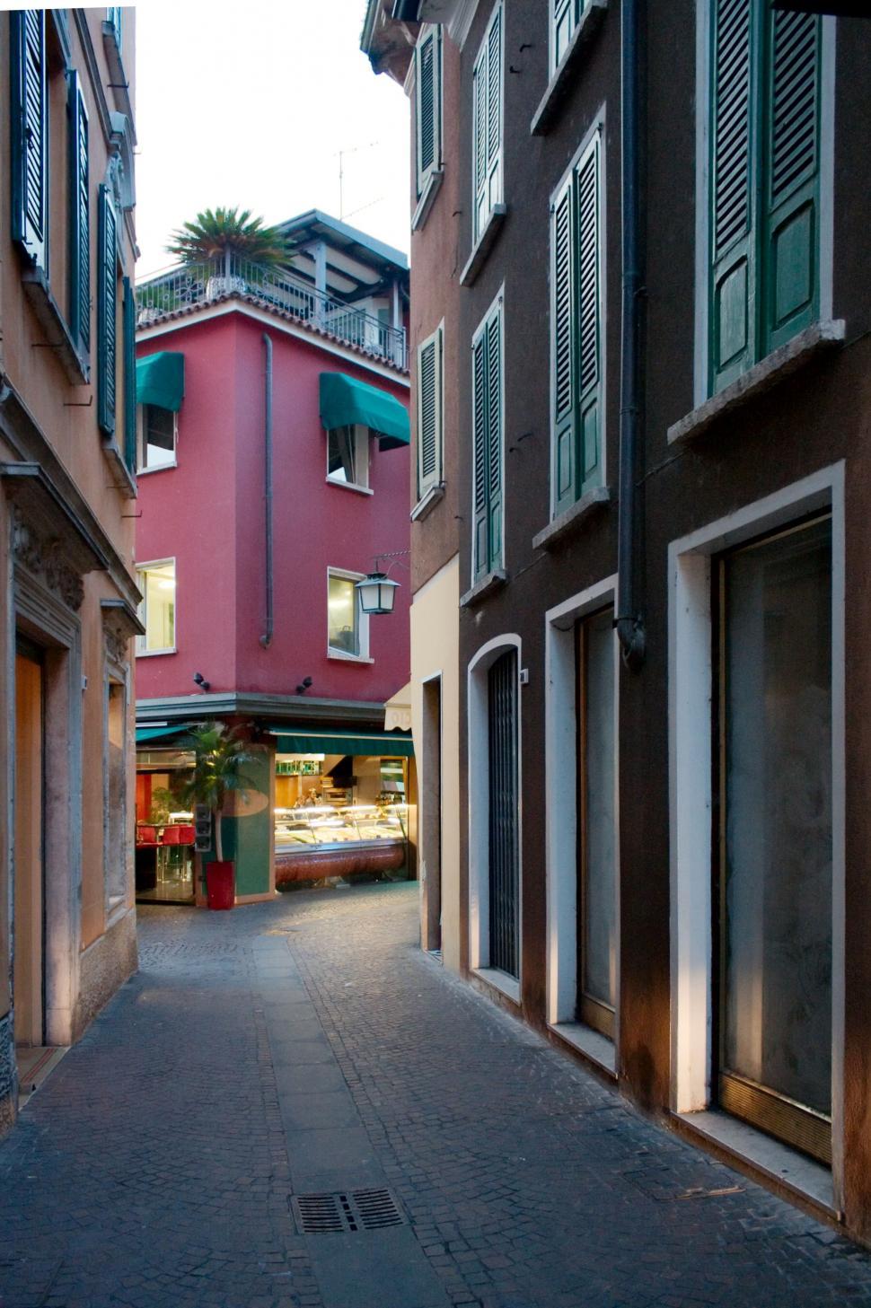 Free Image of Street in Italy 
