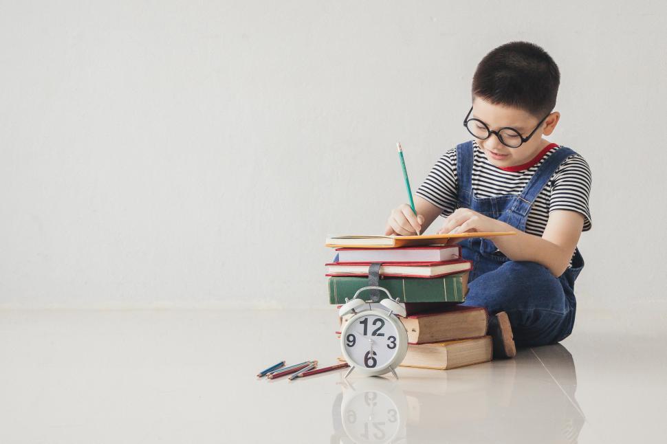 Free Image of Back to school and Education concept - boy studying  