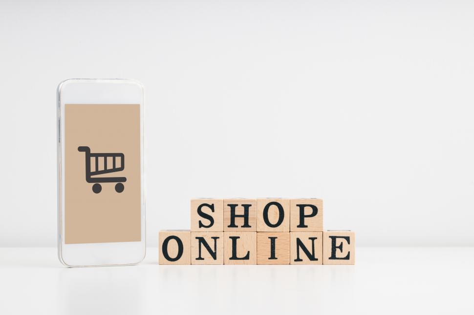 Free Image of Shopping online, Shop from home, and home delivery concept. 