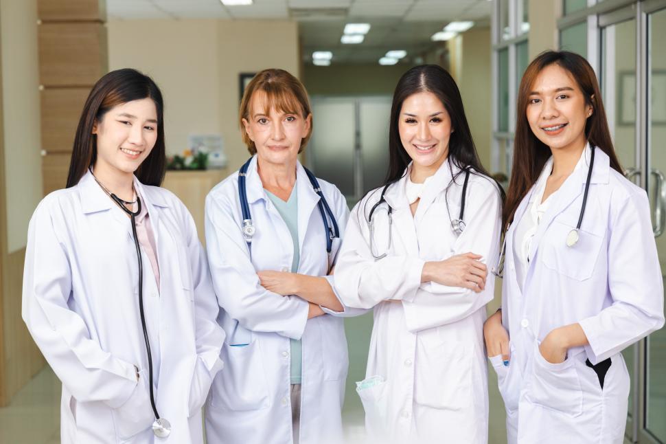 Free Image of Group of female doctors and healthcare providers 