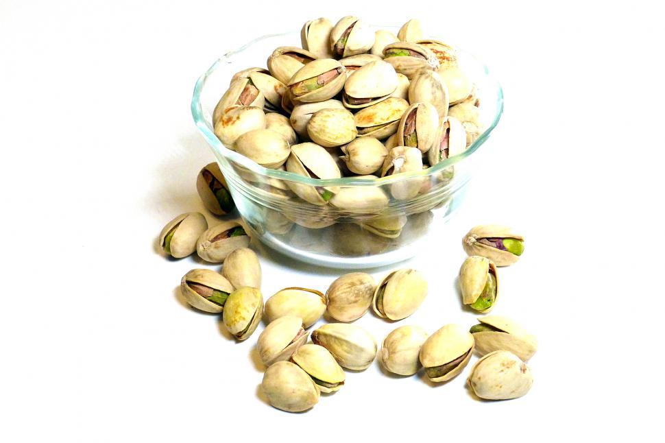 Free Image of Pistachios In A Glass Bowl 