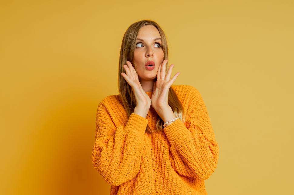 Free Image of Woman with surprised face 