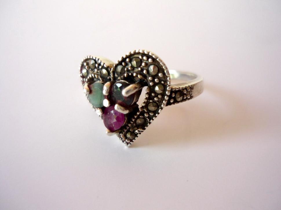 Free Image of Heart Ring 