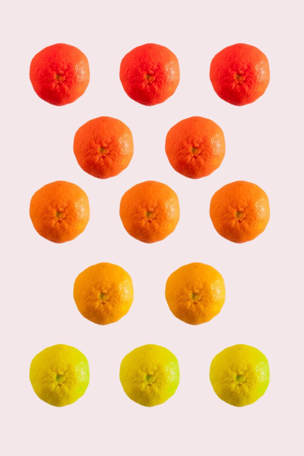 Free Image of modern lemon and oranges background 