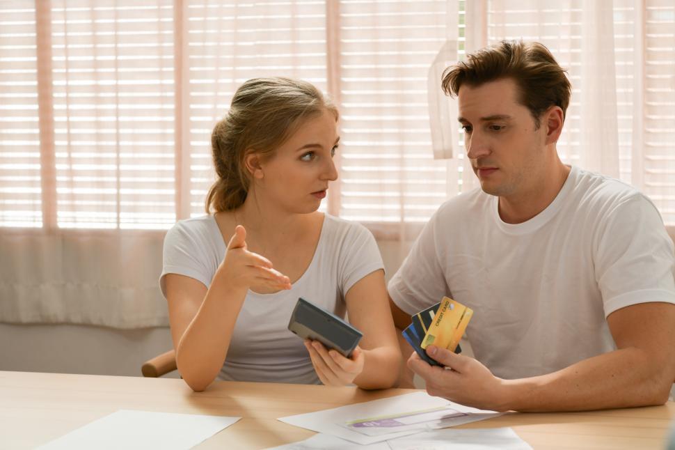 Free Image of Couple discuss credit card debt 