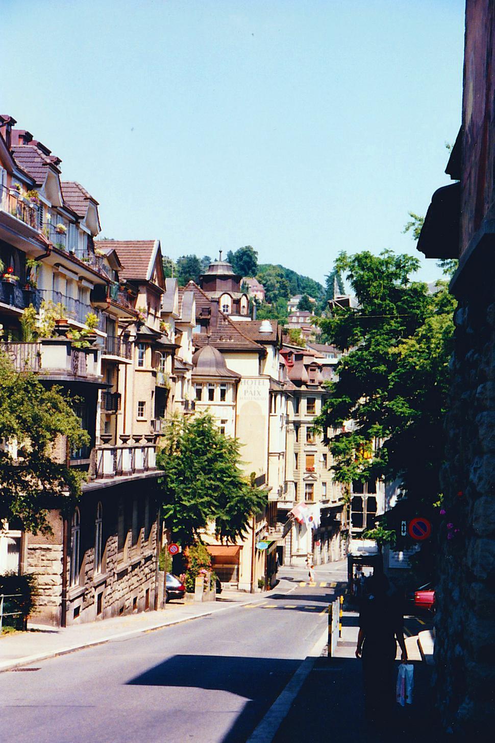 Free Image of Hilly Street 