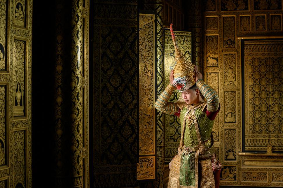 Free Image of Khon, Is a classic Thai dance in a mask. This is Hanuman as lord of the city. 