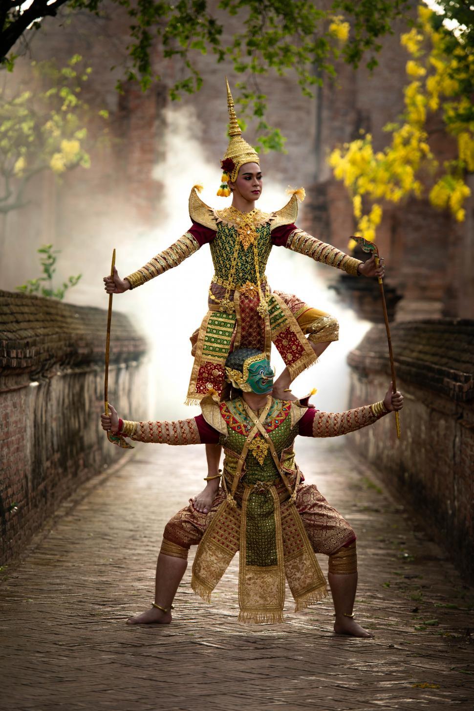 Free Image of Khon, Thai dance in a mask. Battle between the rama and giant. 
