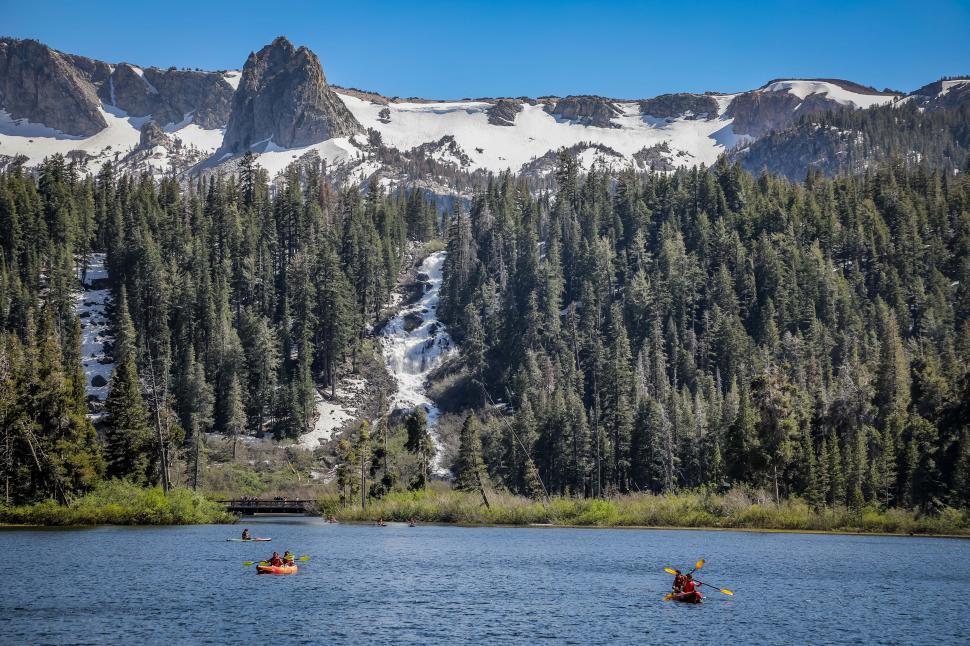 Free Image of Kayakers out on a lake in the Sierra Nevadas, California 