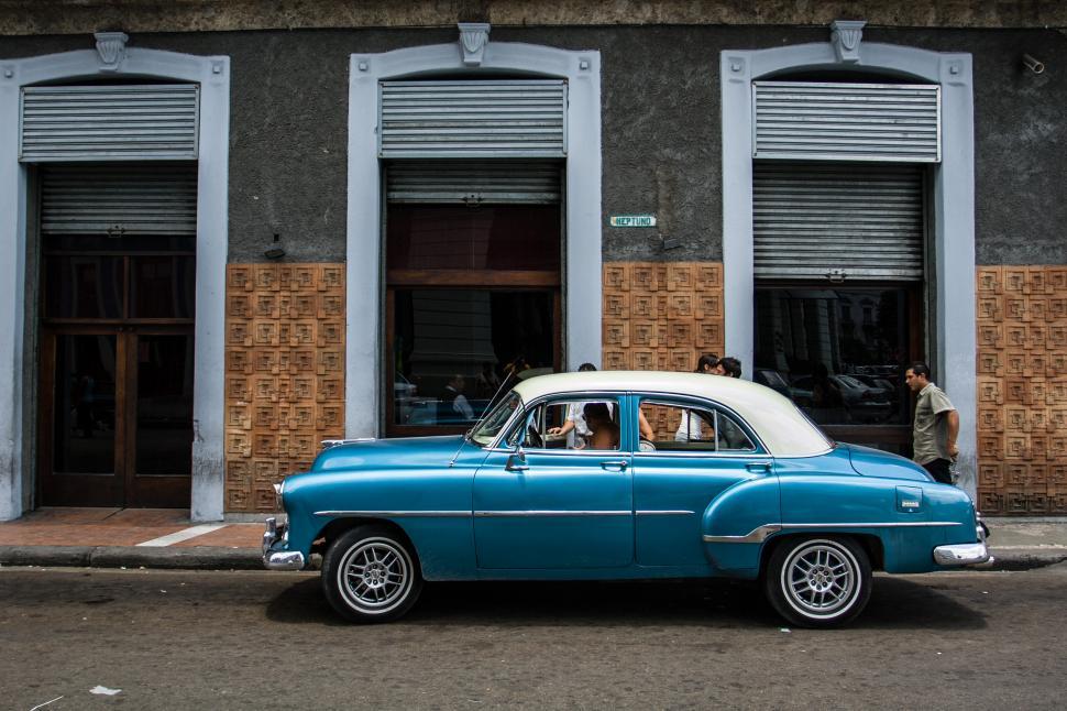 Free Image of Blue Havana Free Stock Photo 