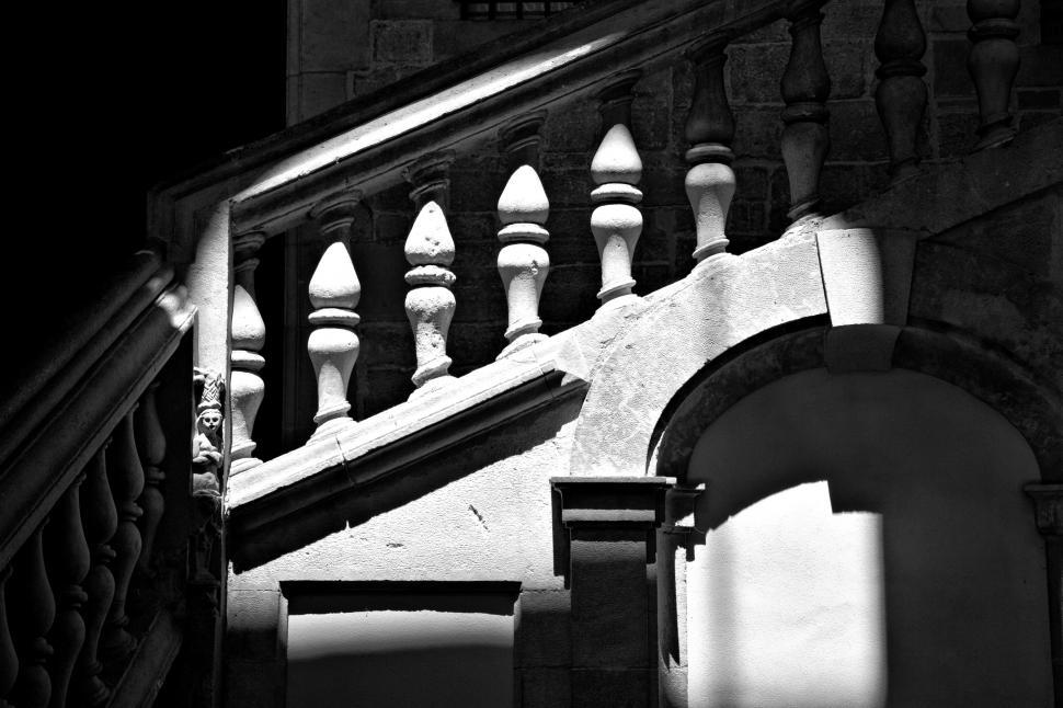 Free Image of Gothic Shadows, Barcelona Free Stock Photo 