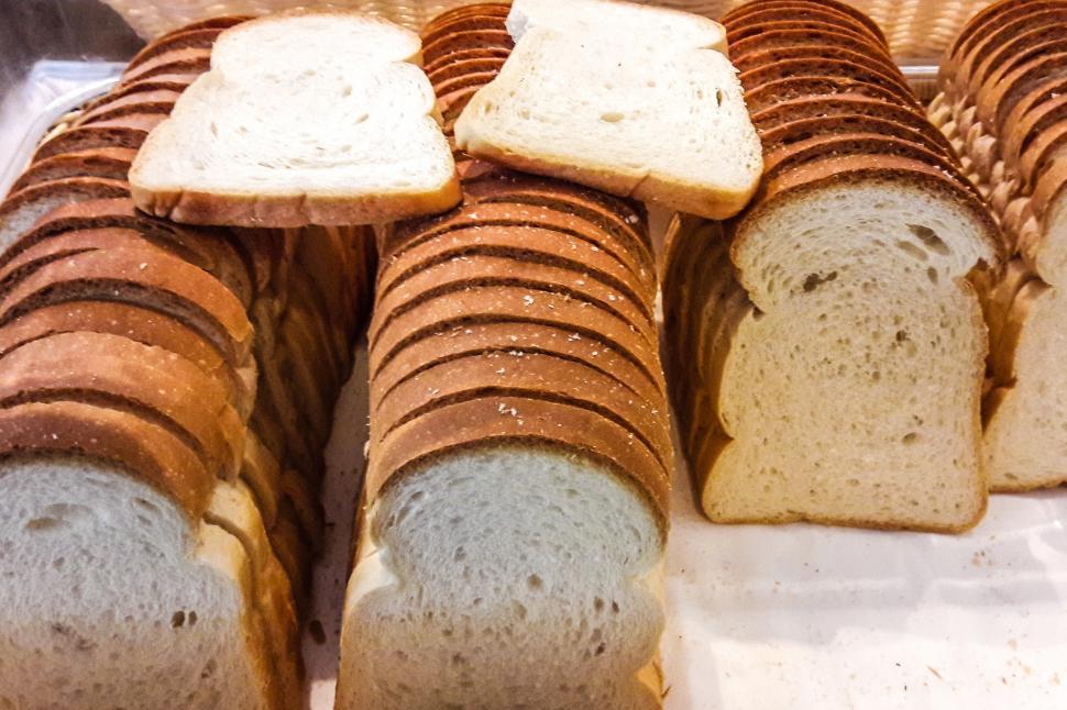 Free Image of A group of sliced bread 