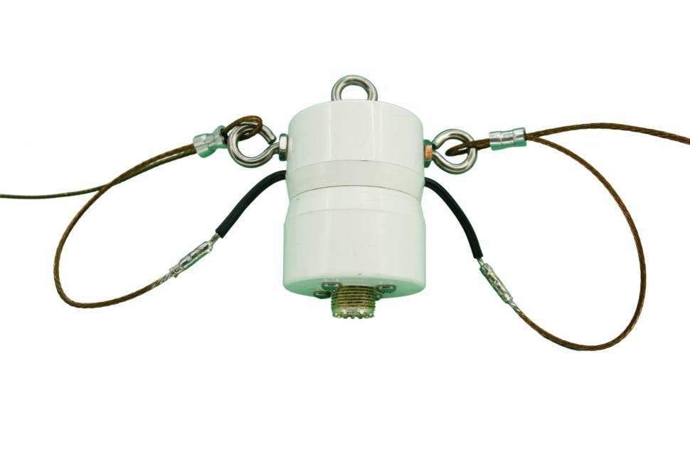 Free Image of Dipole Antennas Insulators and Center Connections  