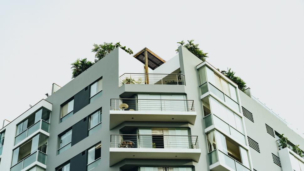Free Image of A building with plants on the top 